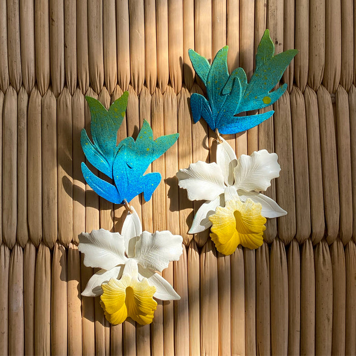 Grand La'akea Orchid Earrings